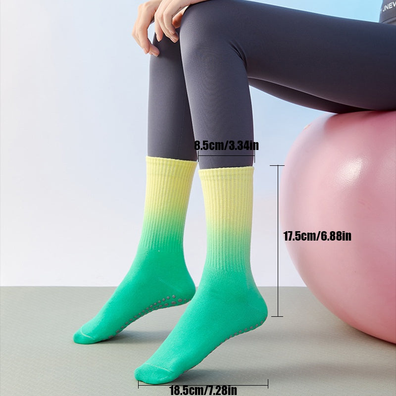 Comfortable & breathable women’s grip socks in a 10-pair pack designed for stability and flexibility